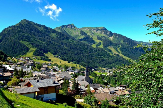 To move in Châtel