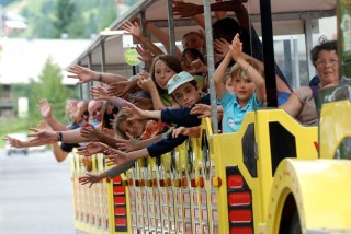 Le petit train de Châtel | camping l'oustalet