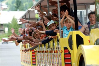 Le petit train de Châtel | camping l'oustalet