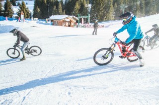 Mountain bike on snow | campsite l'oustalet | châtel