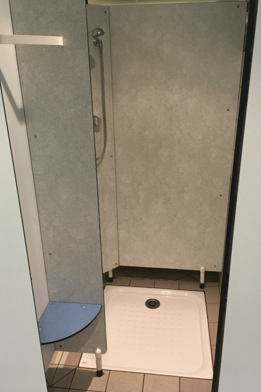 Cabine de douche individuelle
