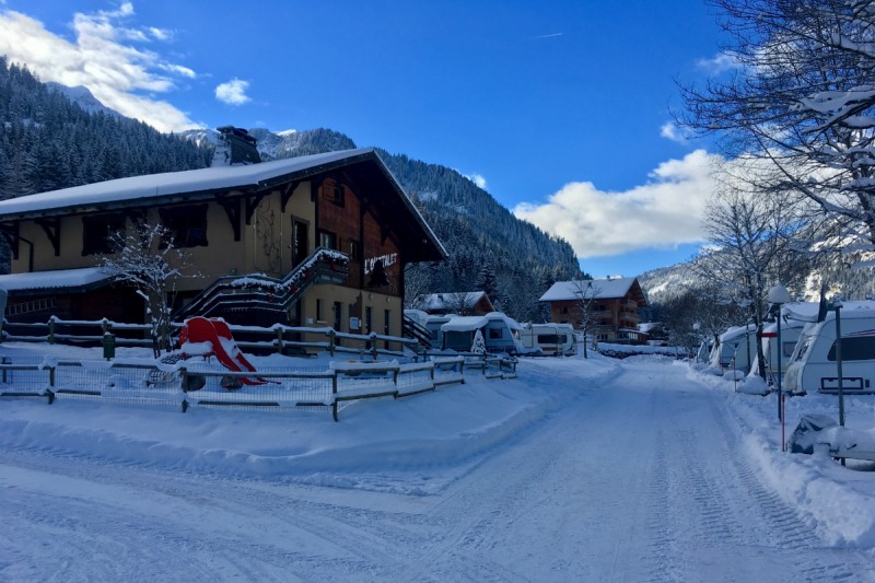 camping l'oustalet 4 étoiles | caravaneige | piscine chauffée | hiver | châtel | haute savoie | 1