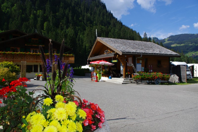 camping l'oustalet en été | 4 étoiles | piscine chauffée | châtel | Haute Savoie | Montagne