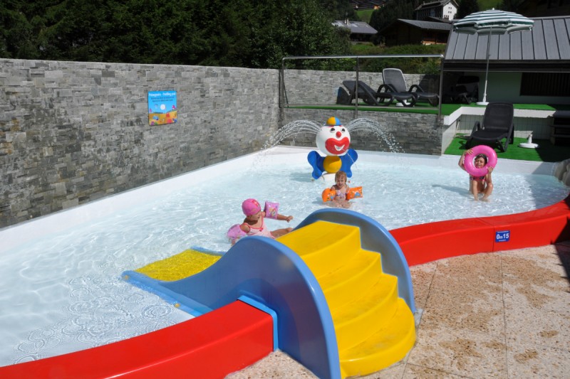 Paddling pool for children